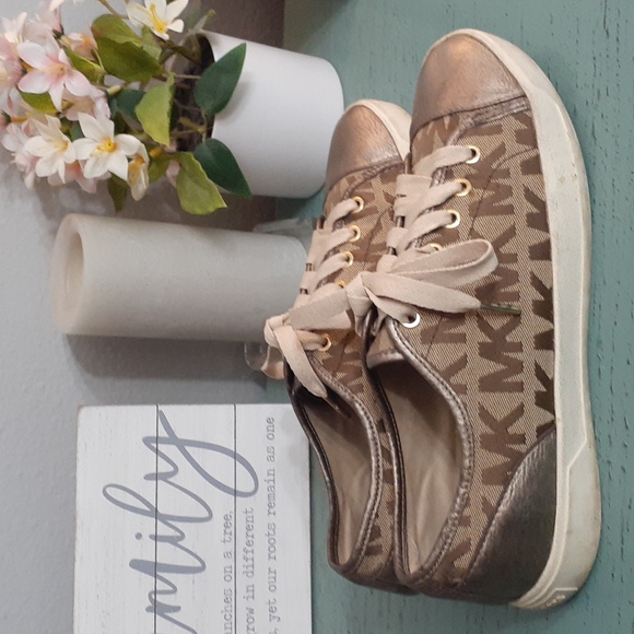 MICHAEL KORS SNEAKERS SZ 9 M - Picture 2 of 8